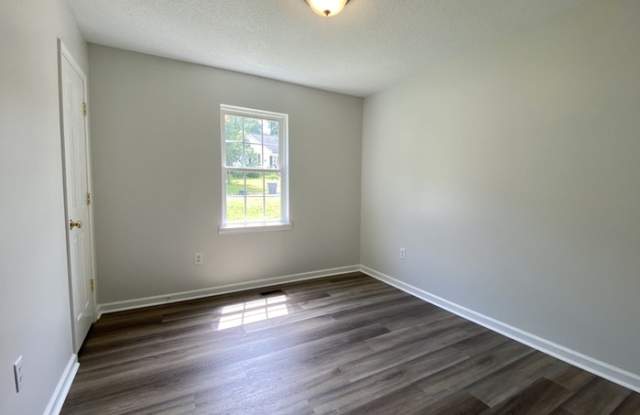 1220 Moss Acres Court Gallery 3