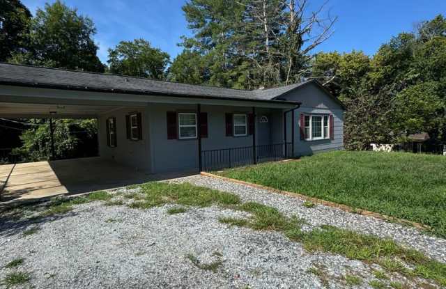 Charming 3 Bedroom, 1 Bathroom Home in Lenoir, NC photos photos Charming 3 Bedroom, 1 Bathroom Home in Lenoir, NC photos photos
