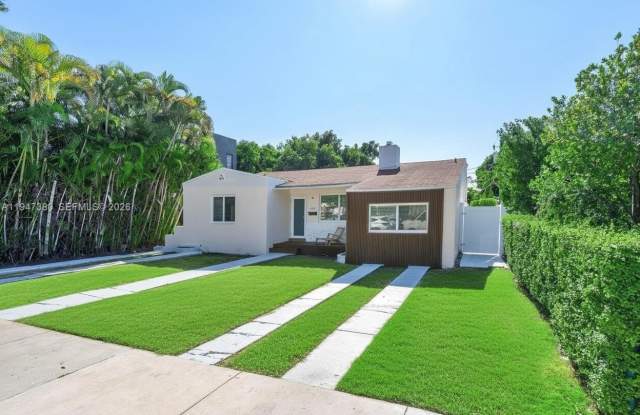 2350 SW 26th St photos photos