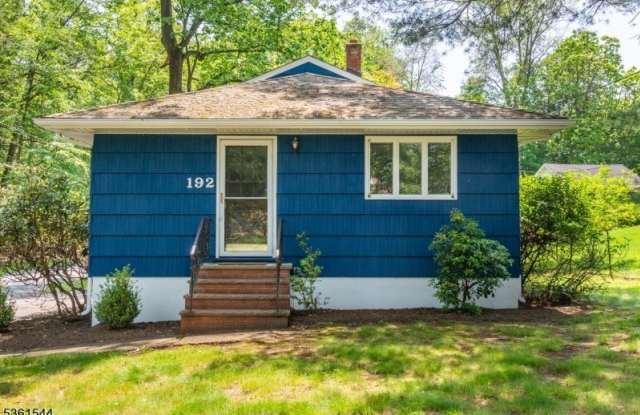 192 Woodland Ave photos photos