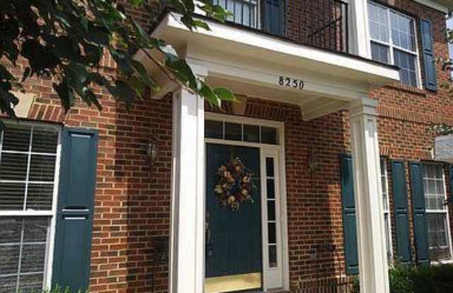 8250 LAUREL HEIGHTS LOOP - 8250 Laurel Heights Loop, Laurel Hill, VA 22079