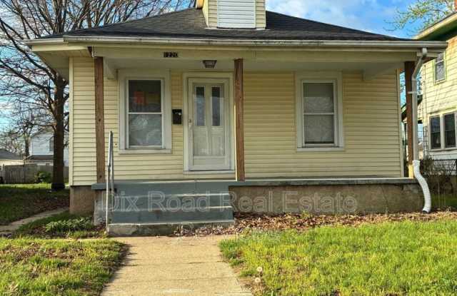 1220 Calumet Avenue photos photos