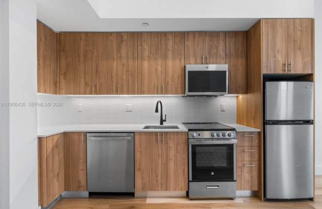 650 SW 1st St photos photos