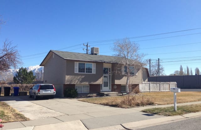8755 Newcastle Road #B Down - 8755 3840 West, West Jordan, UT 84088