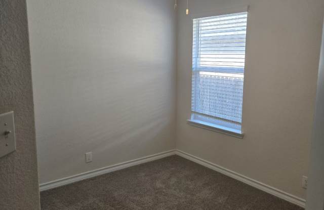 6815 Kingsley Edge Gallery 3