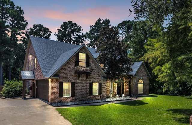 1395 Old Creek Dr photos photos