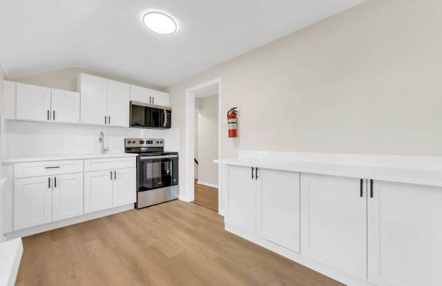 1133 Howard Ave photos photos