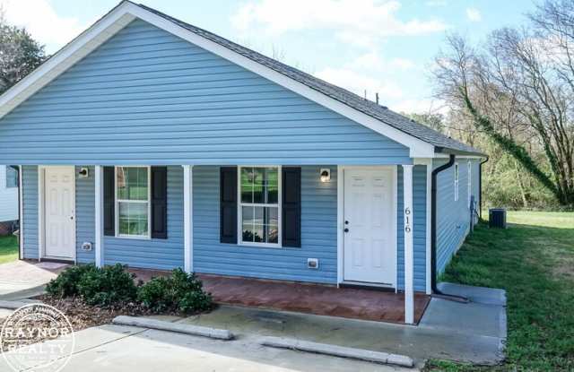 618 E Pine Ave photos photos
