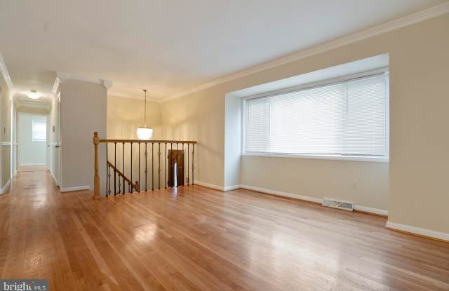 1903 FENWOOD AVENUE Gallery 4