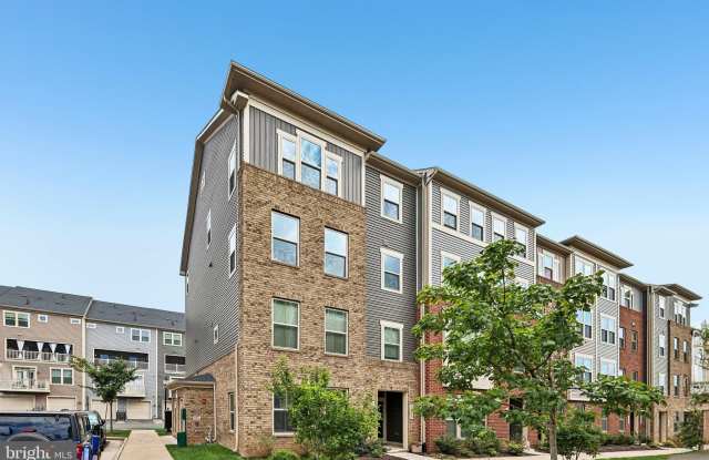 24745 MONK MEADOWS Terrace Gallery 3