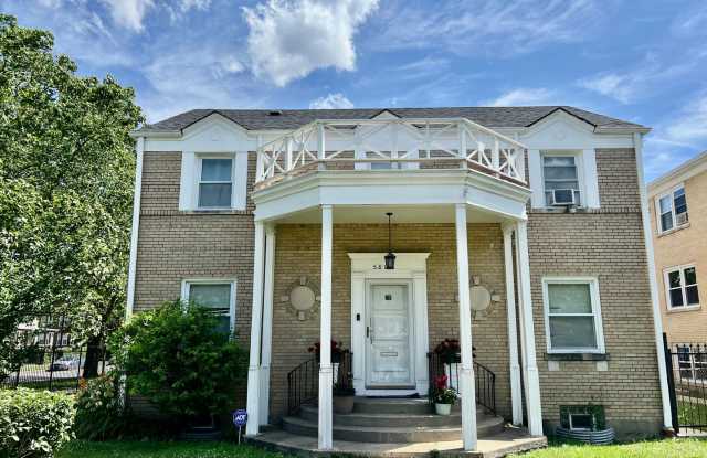 Private  Charming 2 Bed/1 Bath Ranch Style Living! Water and 1 Parking Space INCLUDED in Rent! photos photos