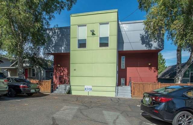 Beautifully Updated Queen Anne 2bd 2bath Top Floor Unit! photos photos