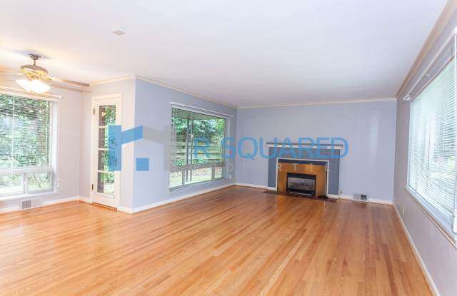 1619 E Lynn Street Gallery 2
