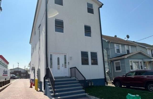922 Kenneth Ave photos photos
