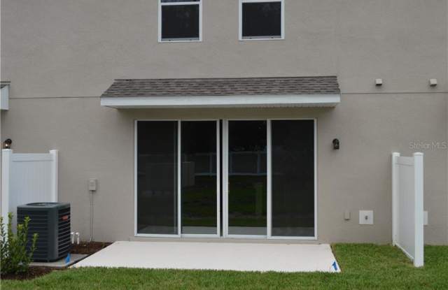 7473 ALOMA PINES COURT Gallery 4