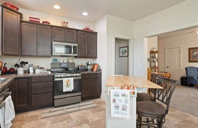 156 Villa Ct Gallery 4
