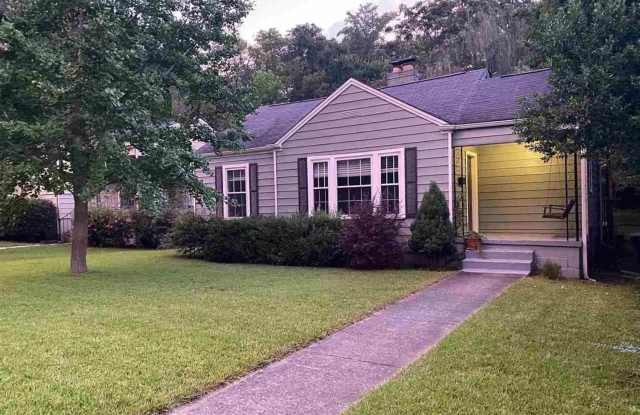 Comfortable Crestwood Cottage photos photos