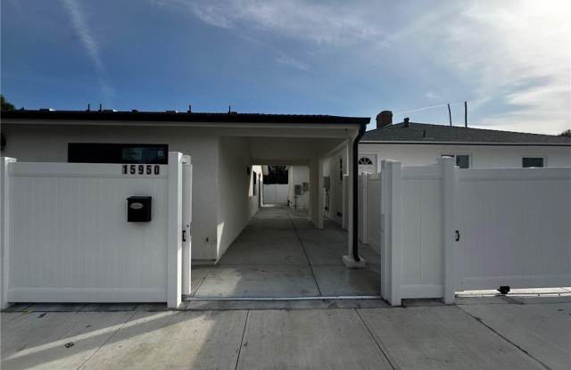 15950 Cohasset photos photos