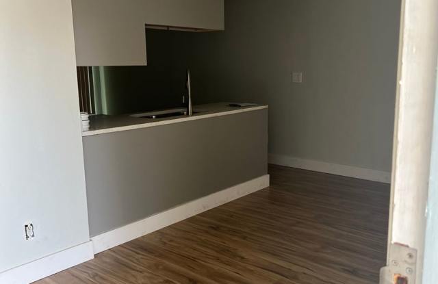 4901-05 Gallery 3