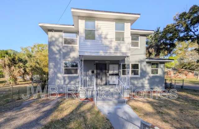 3322 Davis St N photos photos