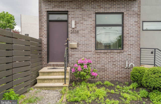 1233 N 3RD STREET - 1233 North 3rd Street, Philadelphia, PA 19122