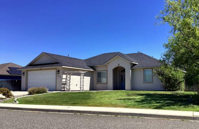 Beautiful West Richland Home with RV Parking! photos photos
