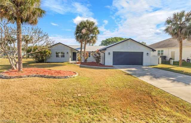 2210 Isle Of Pines Avenue E - 2210 Isle of Pines Avenue, Fort Myers Shores, FL 33905