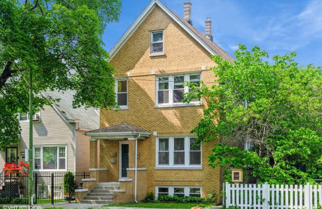 2524 W Lyndale Street photos photos
