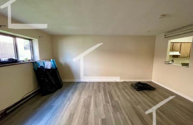 Well Lit 2 bed Gallery 4