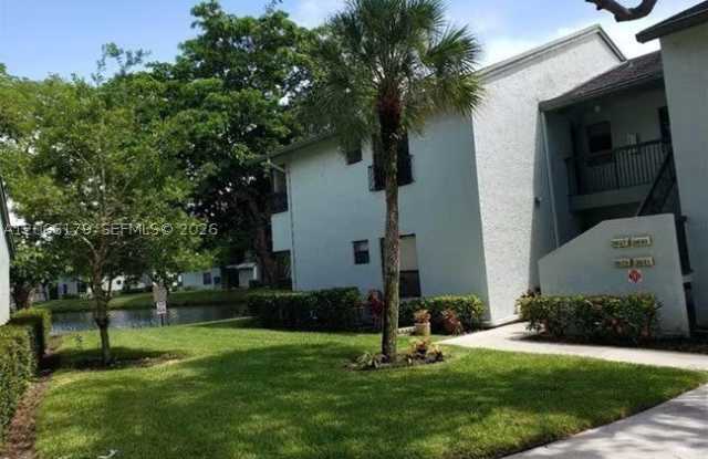 3837 Carambola Cir N Gallery 2