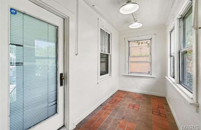 2038 McLaran Avenue Gallery 3
