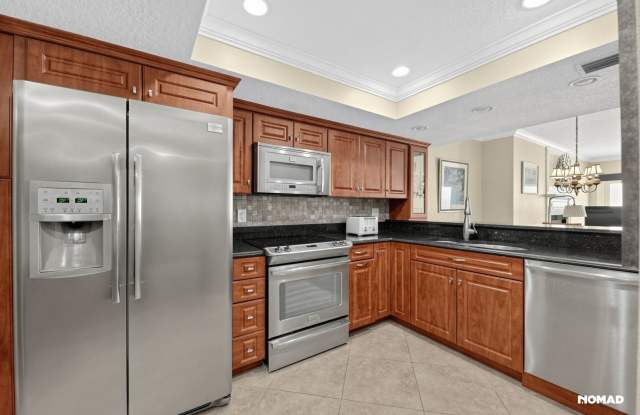 Tranquil Beachfront Oasis: Fully Furnished 2BR, 2BA + Office Condo on the Gulf Gallery 3