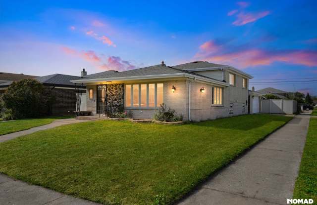 Charming 3BR House in Calumet City - 526 Marquette Avenue, Calumet City, IL 60409