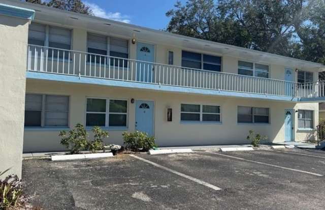 2241 Euclid Avenue unit: 5 photos photos