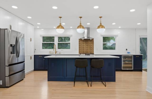 740 Thompson Court Gallery 2