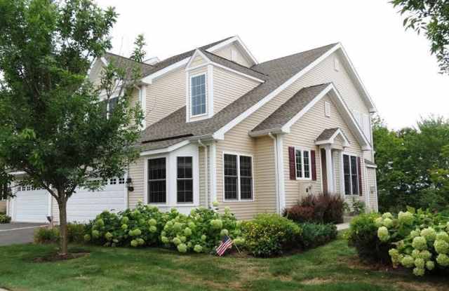 Newington Ridge Toll Brothers Luxury Townhouse 3bdr/2.5bath, Newington CT photos photos