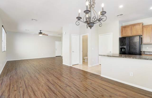4356 E Selena Drive Gallery 4