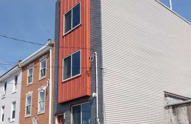 2611 E HUNTINGDON Street Gallery 3