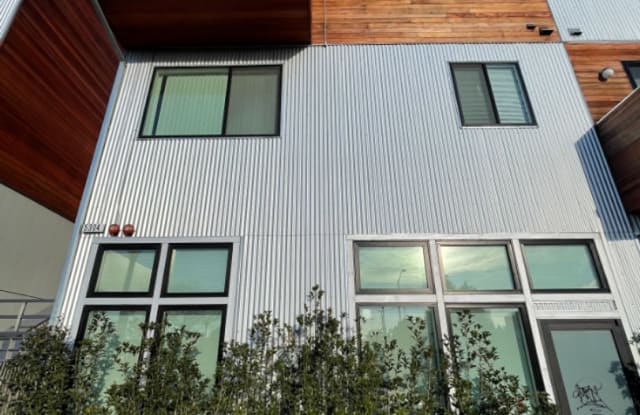 5304 San Pablo Ave APT B - 5304 San Pablo Avenue, Oakland, CA 94608