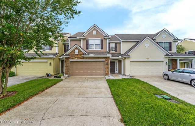 6280 AUTUMN BERRY Circle Gallery 3
