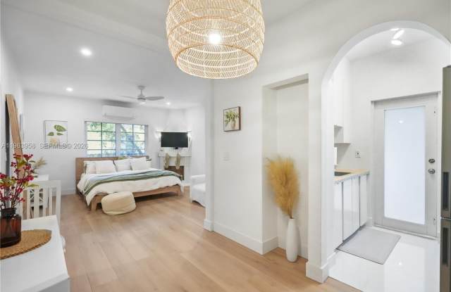 750 Espanola Way photos photos