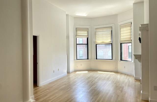 10 Charlesgate E photos photos