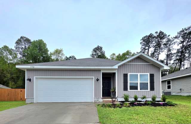 This Charming 3-bedroom, 2-bath Home in the Desired Bridlewood Subdivision! Gallery 1