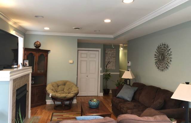 941 West Gordon Terrace Gallery 4
