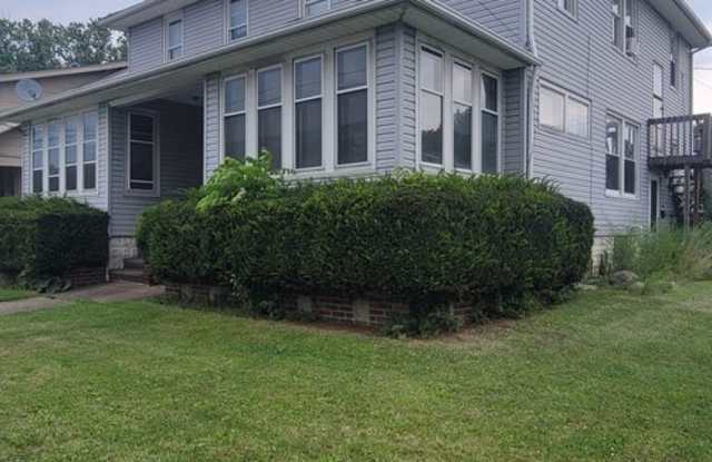 1BDRM APARTMENT FOR RENT Gallery 1