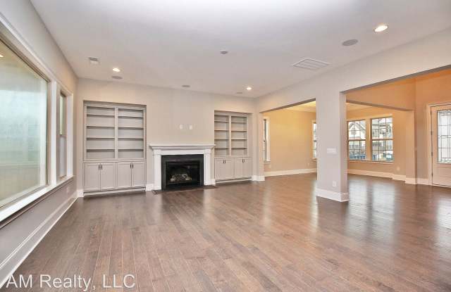 404 Lacebark Elm Gallery 2