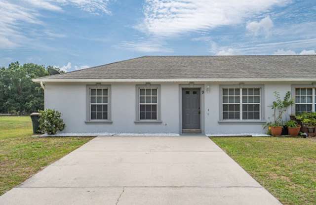 MOVE IN SPECIAL- Spacious 3/2 Duplex in St. Cloud Located Close to Lakefront photos photos