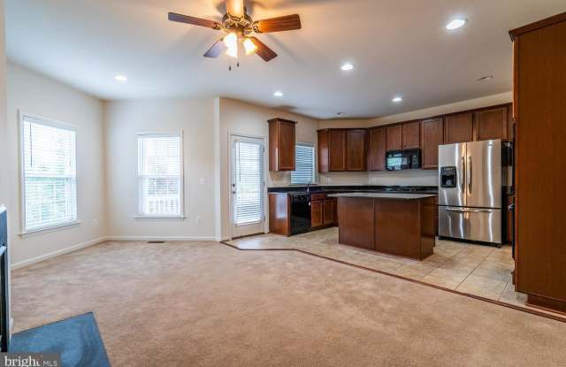 42424 GREAT HERON SQUARE Gallery 4