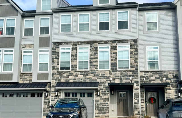 44 INDEPENDENCE Court photos photos