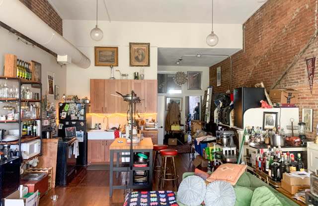 98 Main St Gallery 4